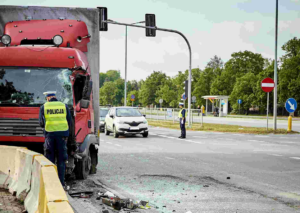 trial lawyers in New Haven evaluate a truck accident
