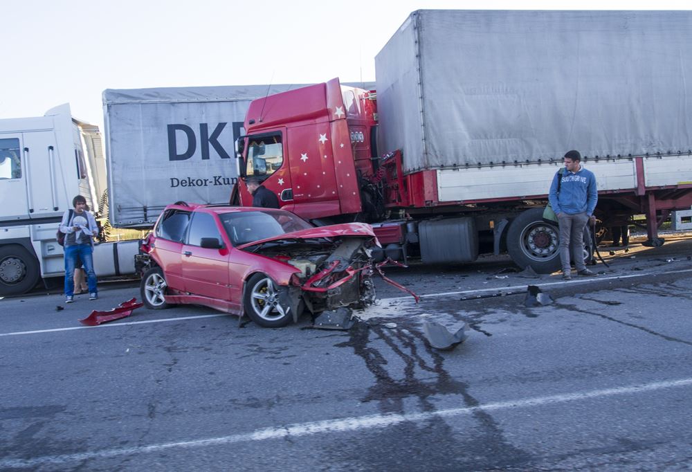 {City} Truck Accident Lawyer