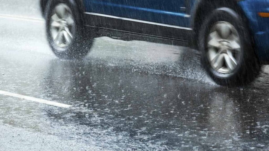 hydroplaning crash during thunderstorm uber ride
